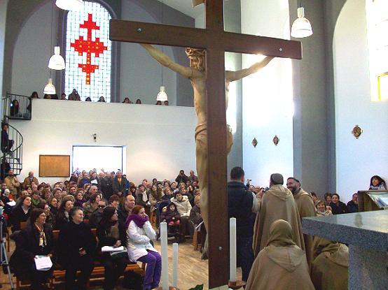 Chiesa piena.JPG